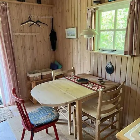 Charmerende Skovhytte Ringkobing